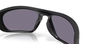 Oakley LATERALIS 0OO9431 men Black Rectangle Sunglasses