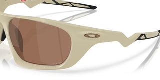 Oakley LATERALIS 0OO9431 men Brown Rectangle Sunglasses